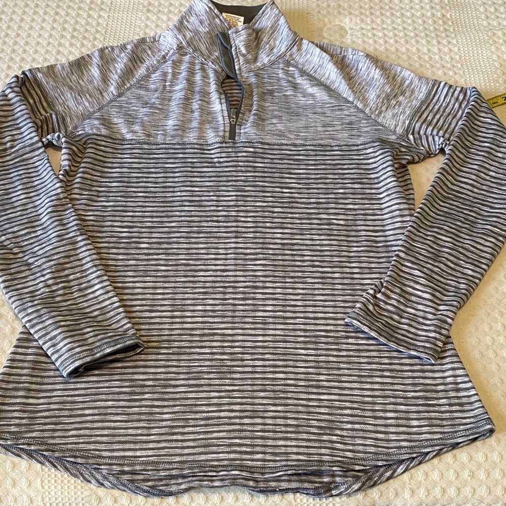 AVÍA Striped Gray Long Sleeve ATHLETIC Pullover MEDIUM